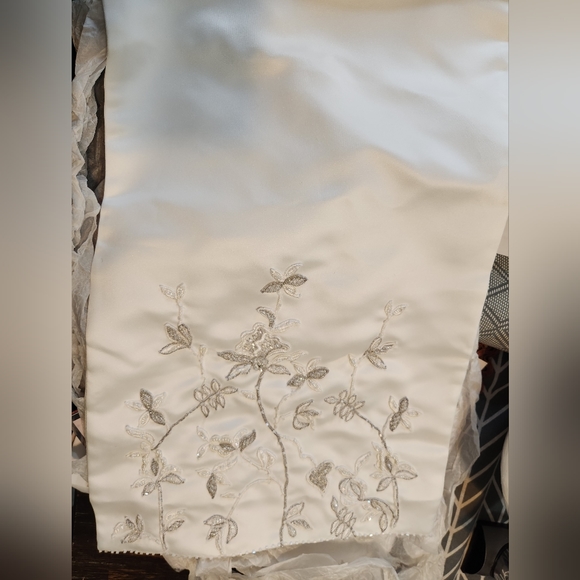 Satin Bridal Shawl - Picture 3 of 9